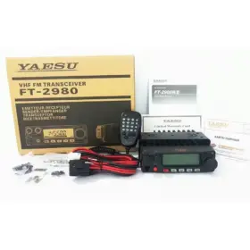 Radio rig Yaesu FT-2980R dan aksesoris.