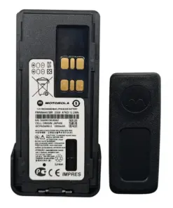 Baterai Handy Talky Motorola PMNN4407 dengan tipe baterai lithium dan belt clip.