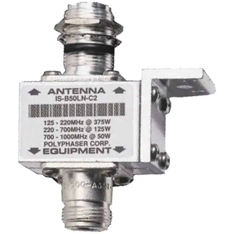 Arrester PolyPhaser IS-B50LN-C2 dengan label arah antenna dan equipment serta konektor koaksial