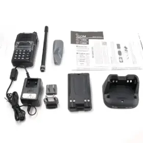 Aksesoris standar handy talky Icom IC-U86.