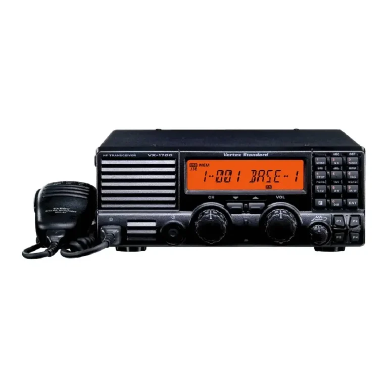 Radio HF Vertex Standard VX-1700 dengan layar, keypad, dan mikrofon