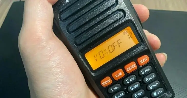 VOX Handy Talky | Kontraktor Radio Komunikasi VOX Handy Talky yang bekerja tanpa harus menekan tombol PTT