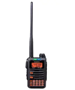 Handy talky dual band Yaesu FT-70DR.