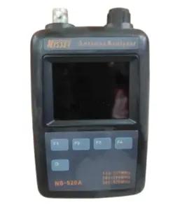 SWR meter dan antenna analyzer Nissei NS-520A.